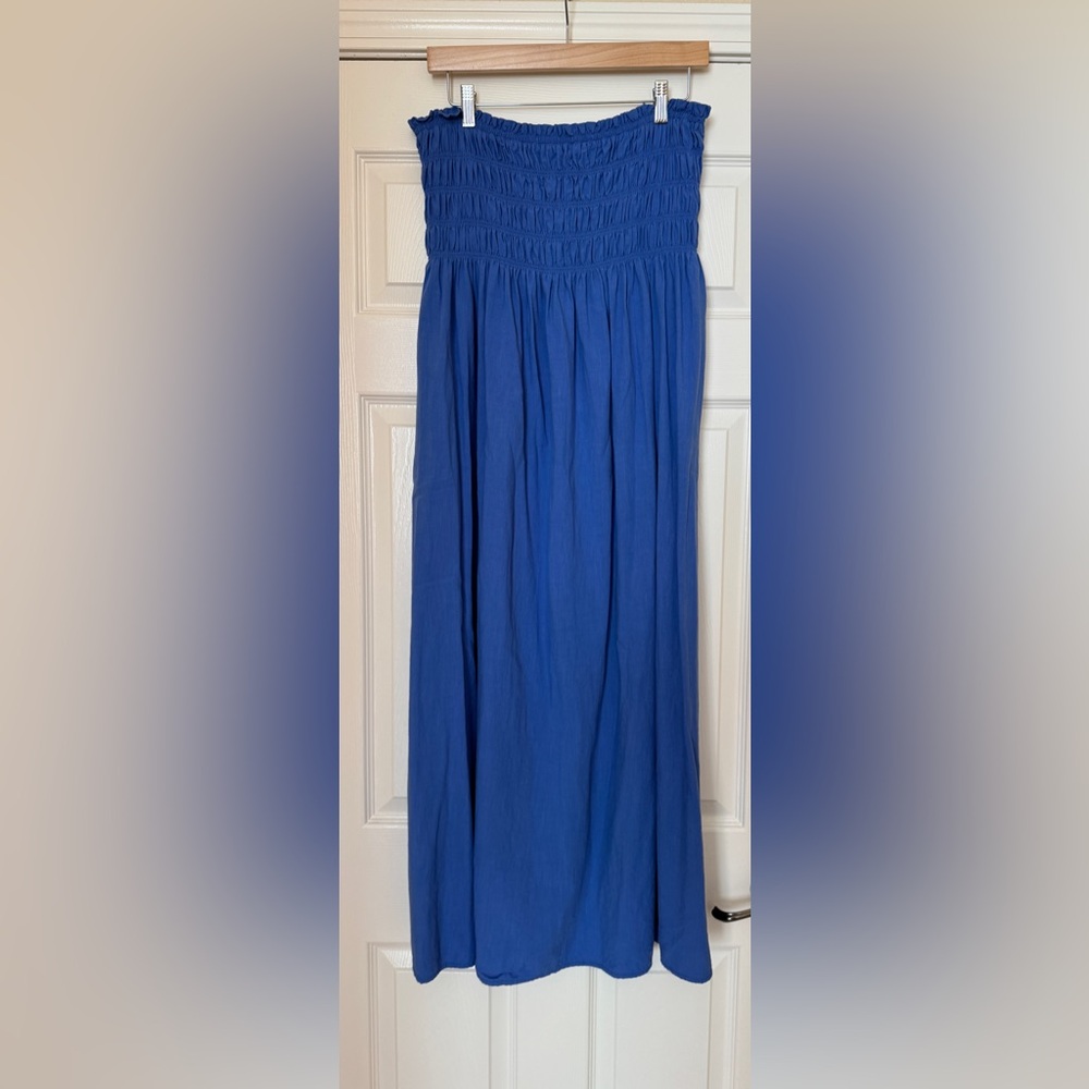 💙 Universal Thread Smocked Maxi Dress with Pockets Blue Medium